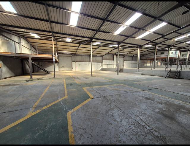 5,500M² WAREHOUSE FOR SALE IN WADEVILLE